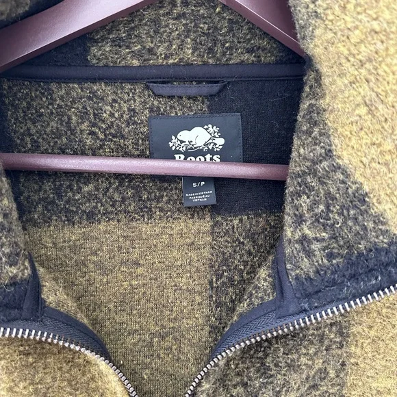 Roots Jacket - Picture 2 of 2